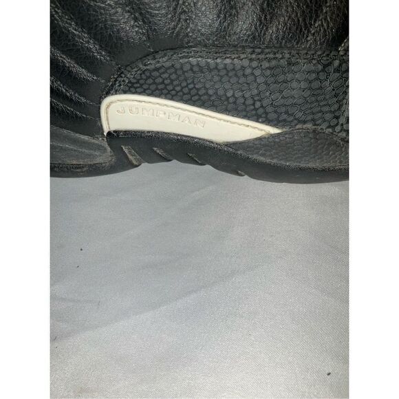 Athletic_Shoes